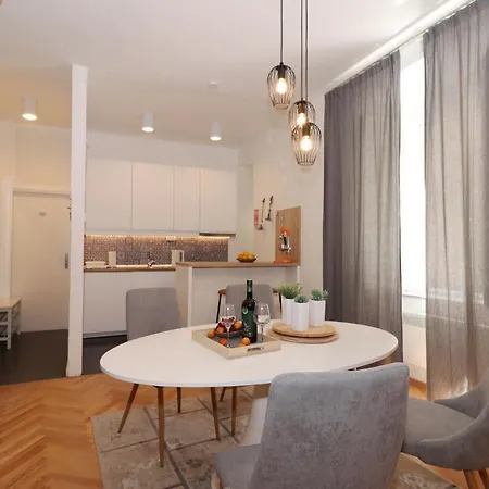 Apartman Cicibela - *